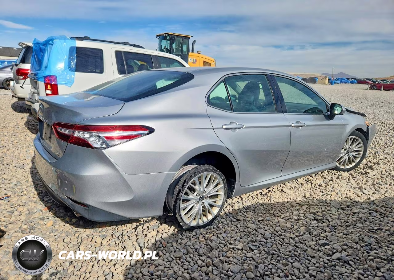 2018 Toyota Camry Xle VIN:4T1B11HK4JU525361 - 3