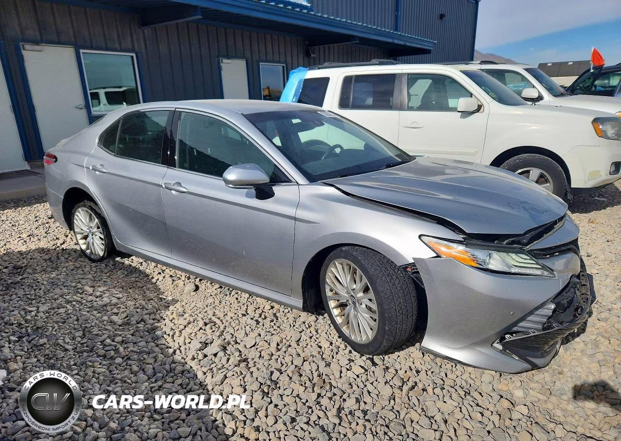 2018 Toyota Camry Xle VIN:4T1B11HK4JU525361 - 4