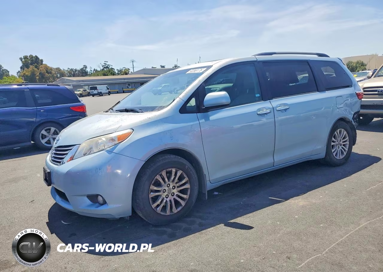 2017 Toyota Sienna Xle 8-Passenger