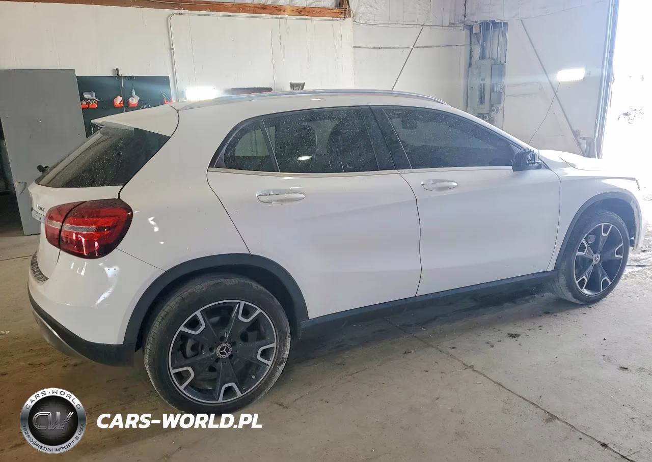 2019 Mercedes-Benz 250 VIN:WDCTG4GB4KJ547657 - 3