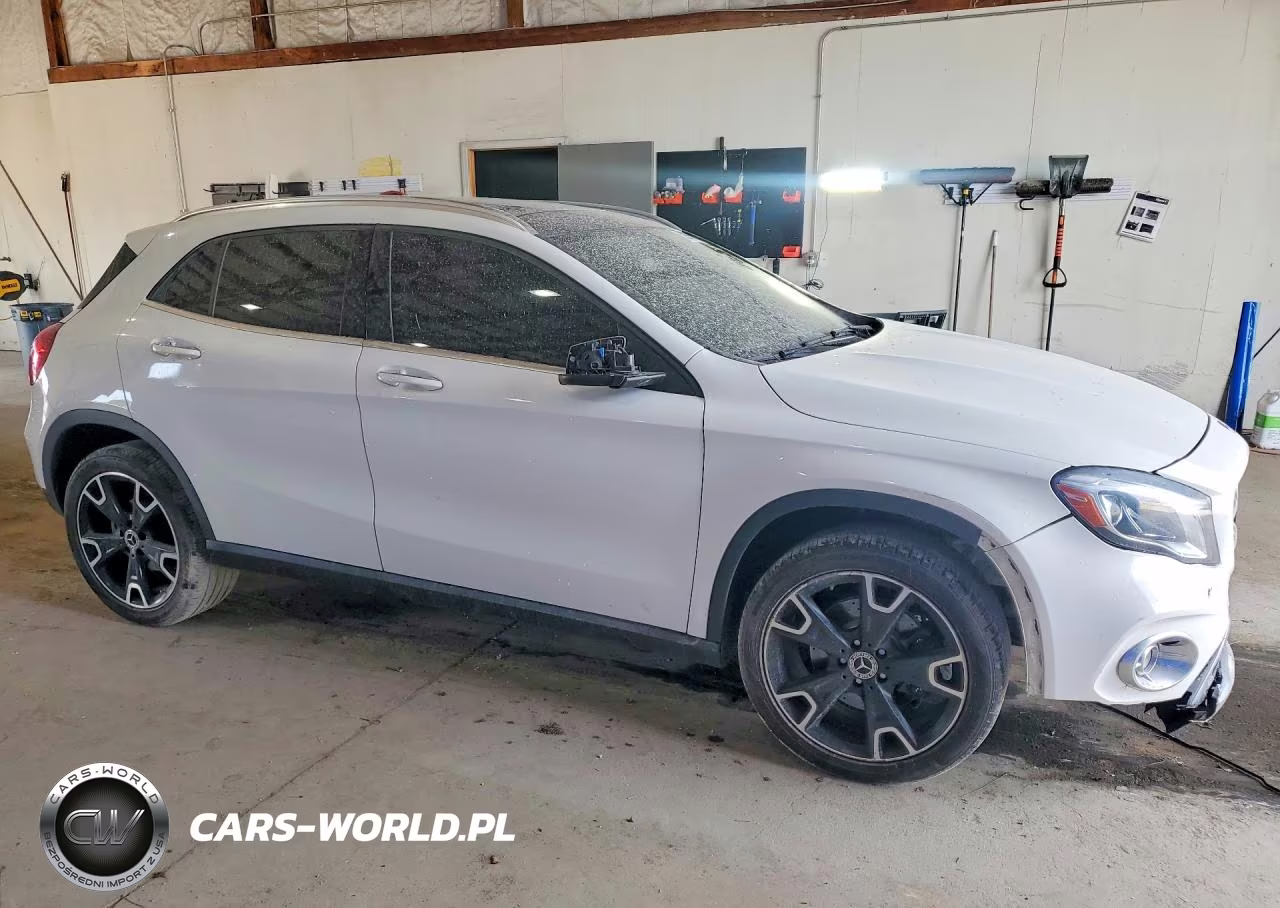 2019 Mercedes-Benz 250 VIN:WDCTG4GB4KJ547657 - 4