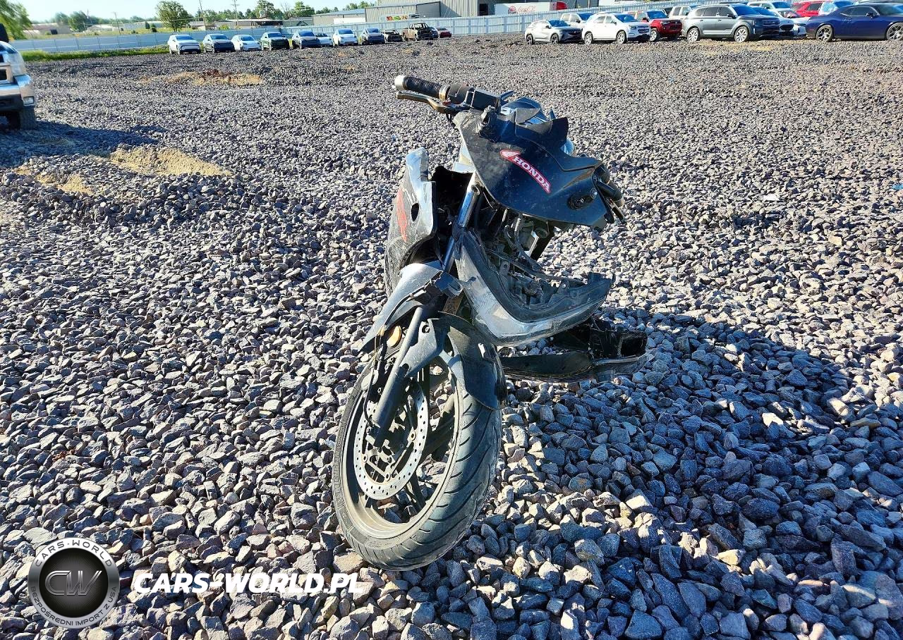 2013 Honda Cbr250 R VIN:MLHMC4106D5303496 - 2