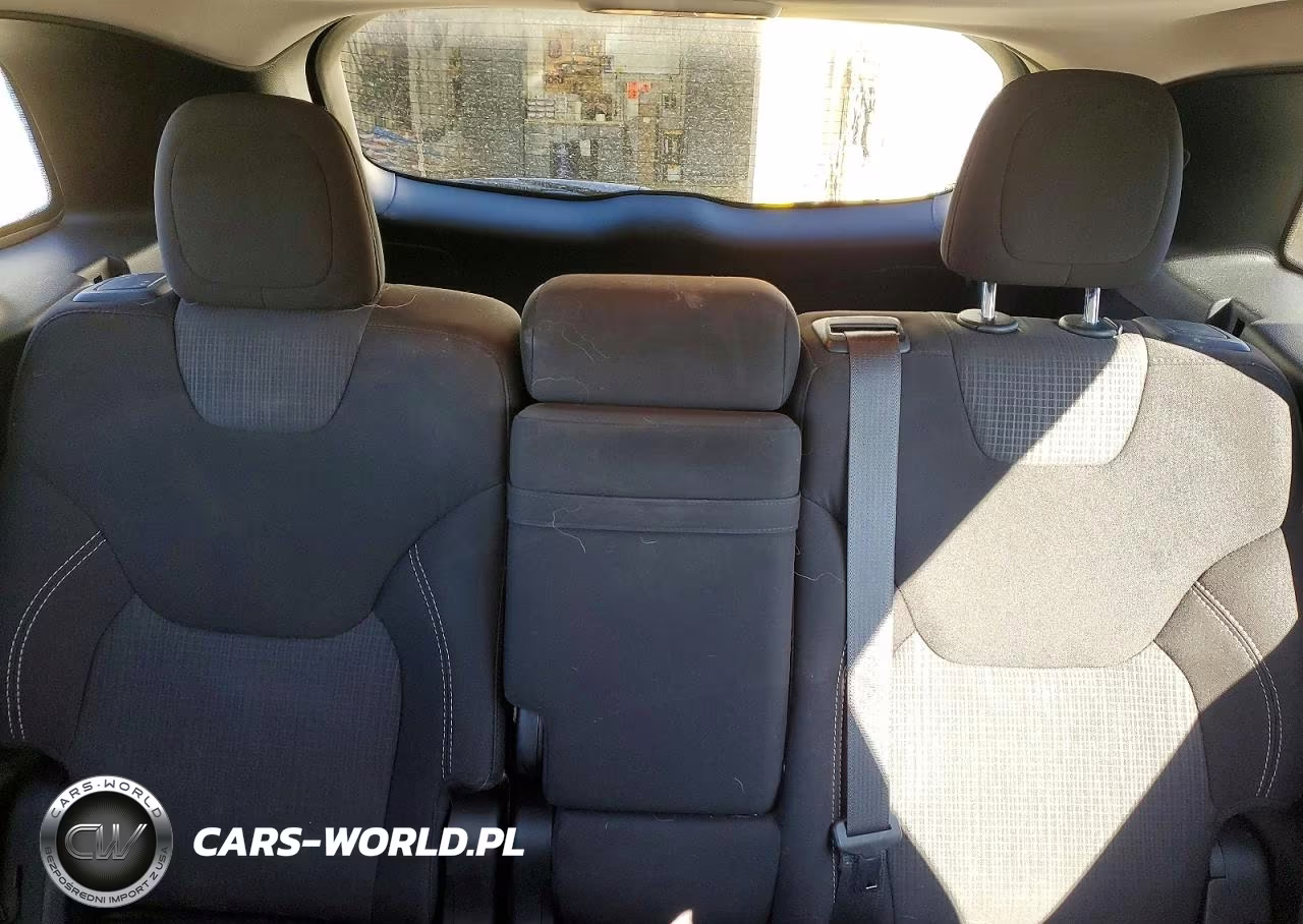2015 Jeep Cherokee Latitude VIN:1C4PJMCS0FW501265 - 10