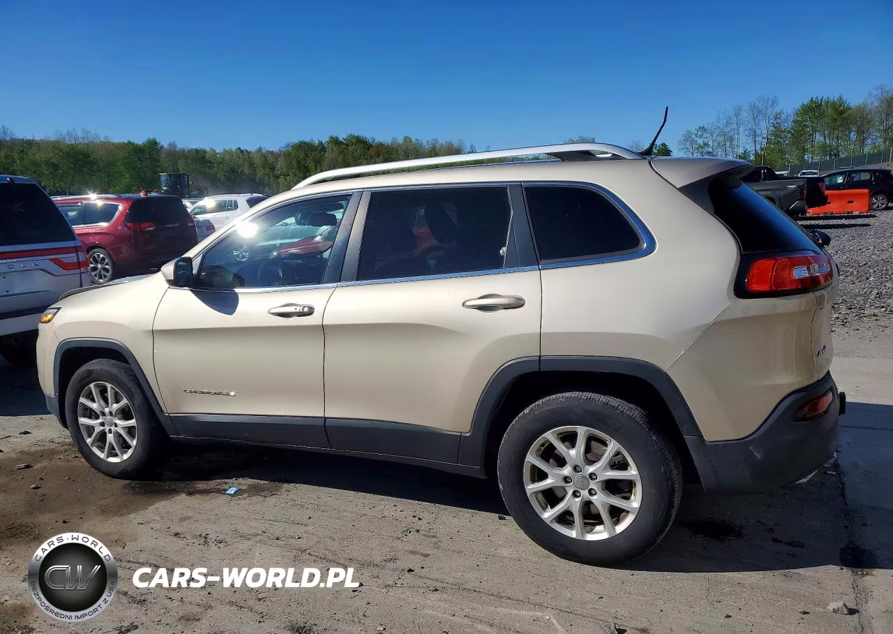 2015 Jeep Cherokee Latitude VIN:1C4PJMCS0FW501265 - 2