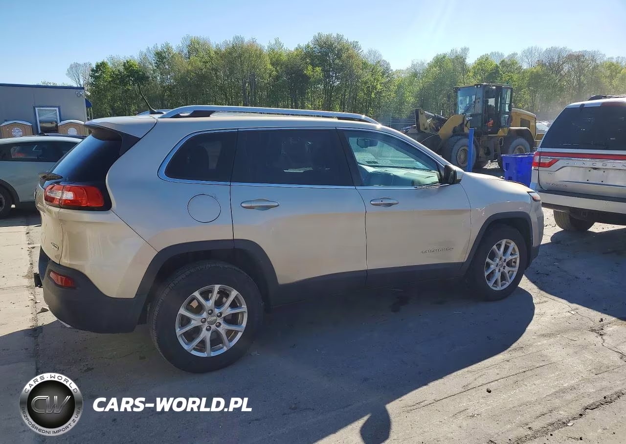 2015 Jeep Cherokee Latitude VIN:1C4PJMCS0FW501265 - 3
