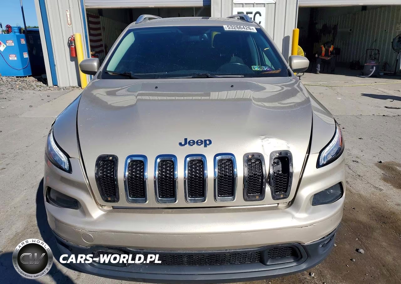 2015 Jeep Cherokee Latitude VIN:1C4PJMCS0FW501265 - 5
