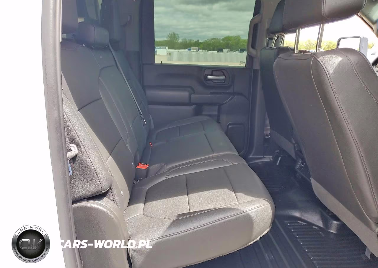 2023 Chevrolet Silverado K3500 VIN:1GB4YSEY2PF171946 - 10