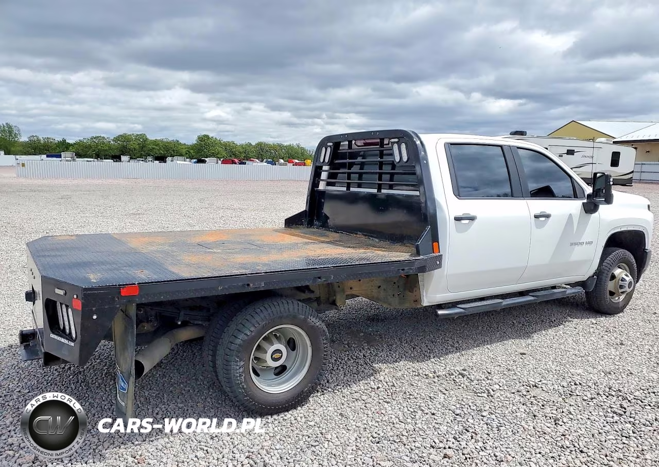 2023 Chevrolet Silverado K3500 VIN:1GB4YSEY2PF171946 - 3