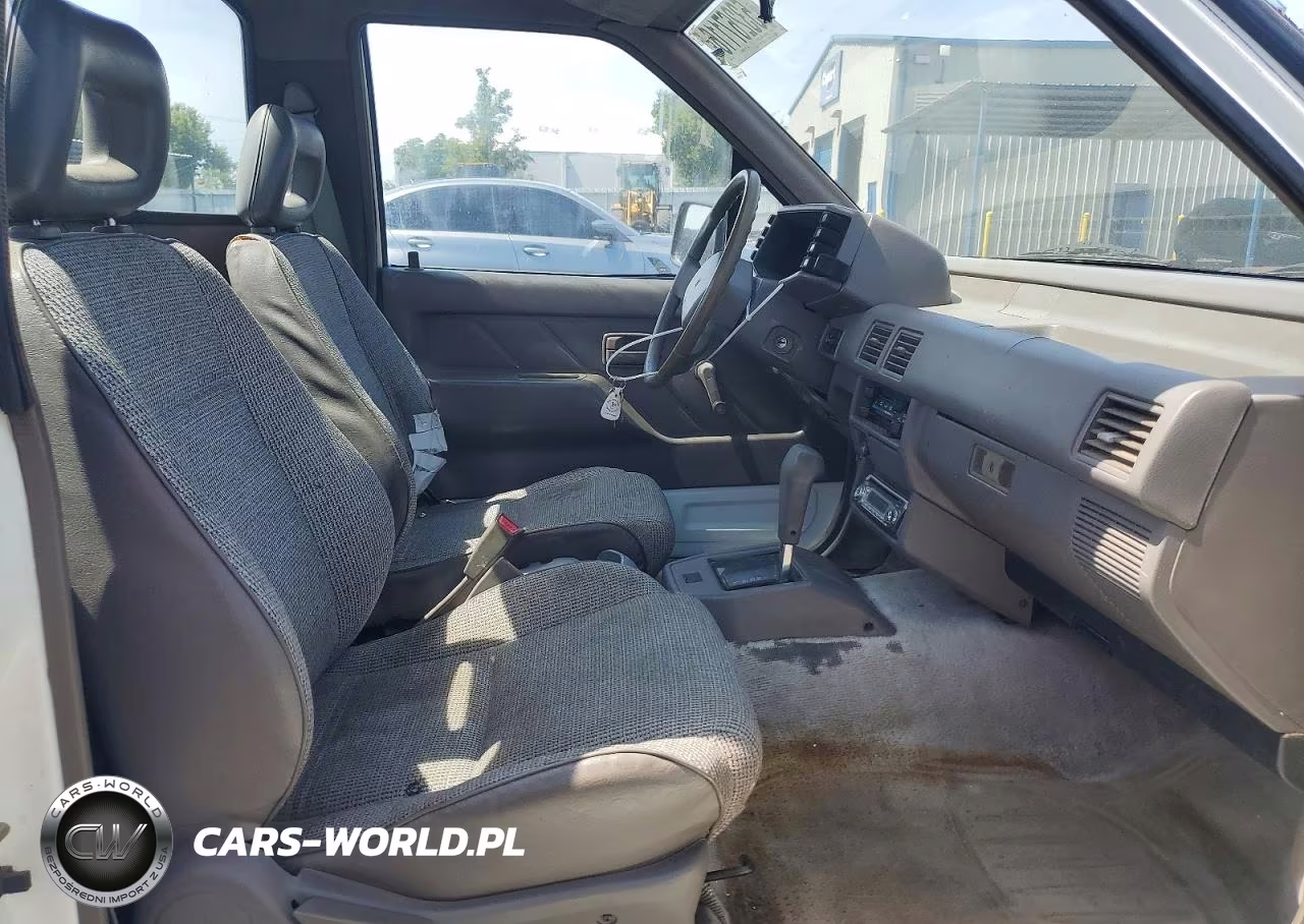 1990 Isuzu Conventional Short Bed VIN:JAACL11E5L7234836 - 10