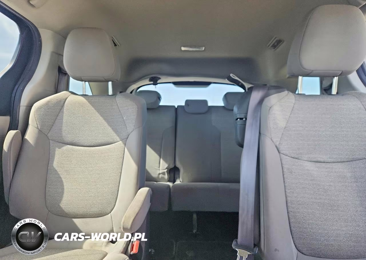 2021 Toyota Sienna Le VIN:5TDKRKEC1MS061955 - 10