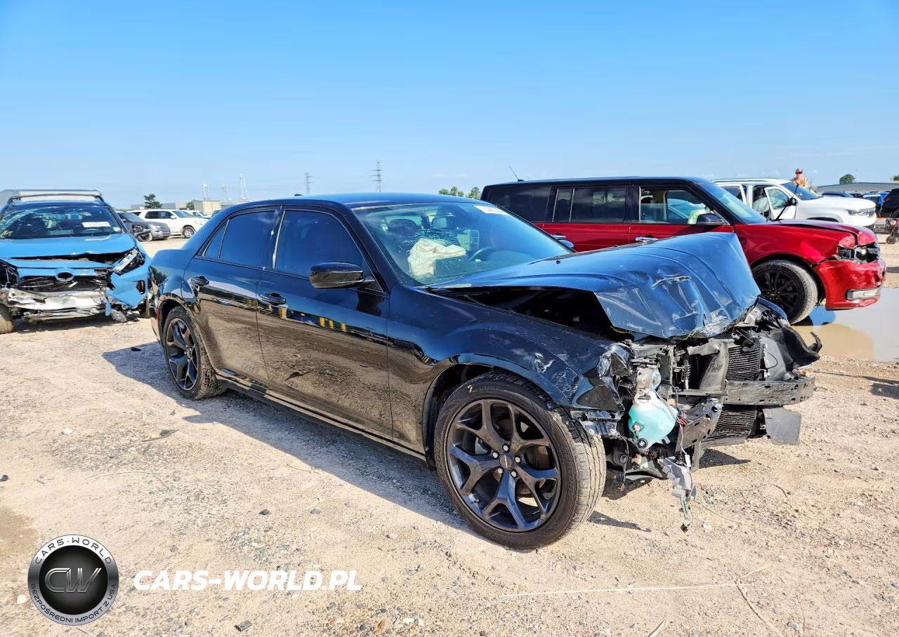 2021 Chrysler 300 Touring VIN:2C3CCAAG9MH563124 - 4