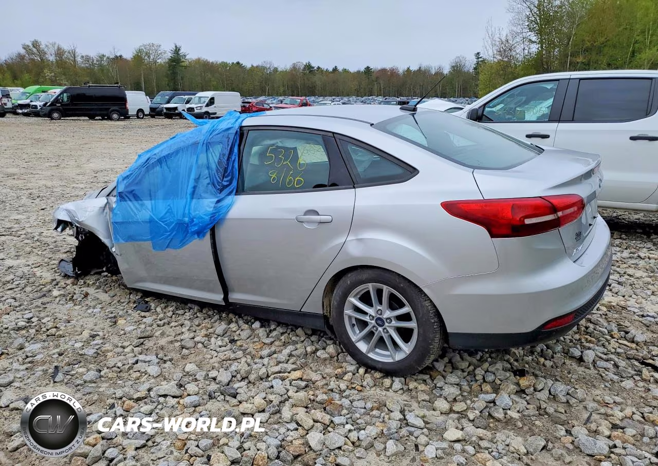 2018 Ford Focus Se VIN:1FADP3F27JL207479 - 2