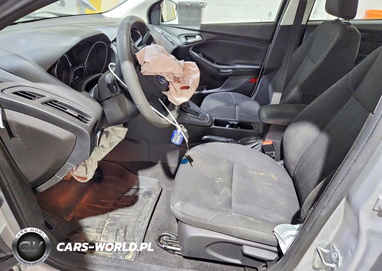 2018 Ford Focus Se VIN:1FADP3F27JL207479 - 7