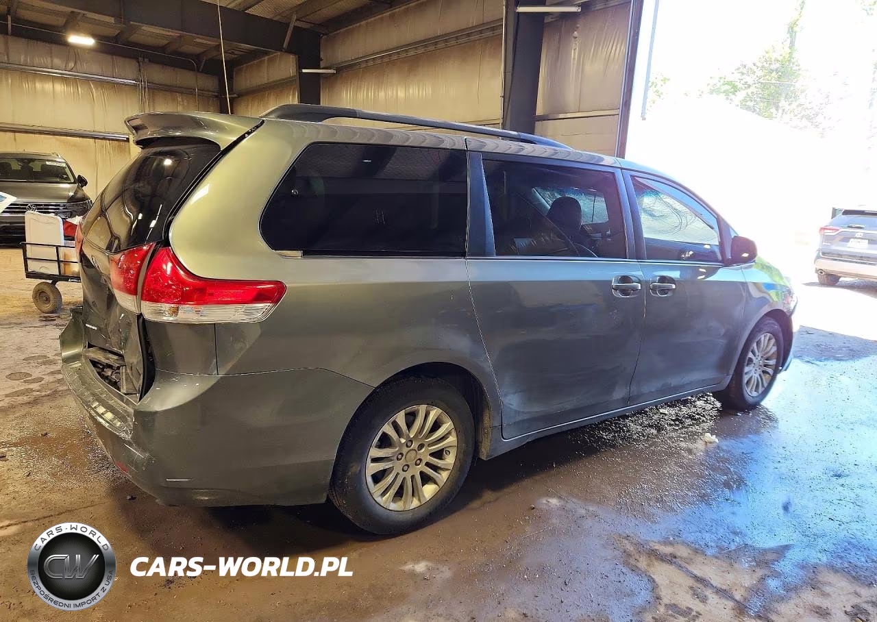 2011 Toyota Sienna Xle 8-Passenger VIN:5TDYK3DC1BS065734 - 3