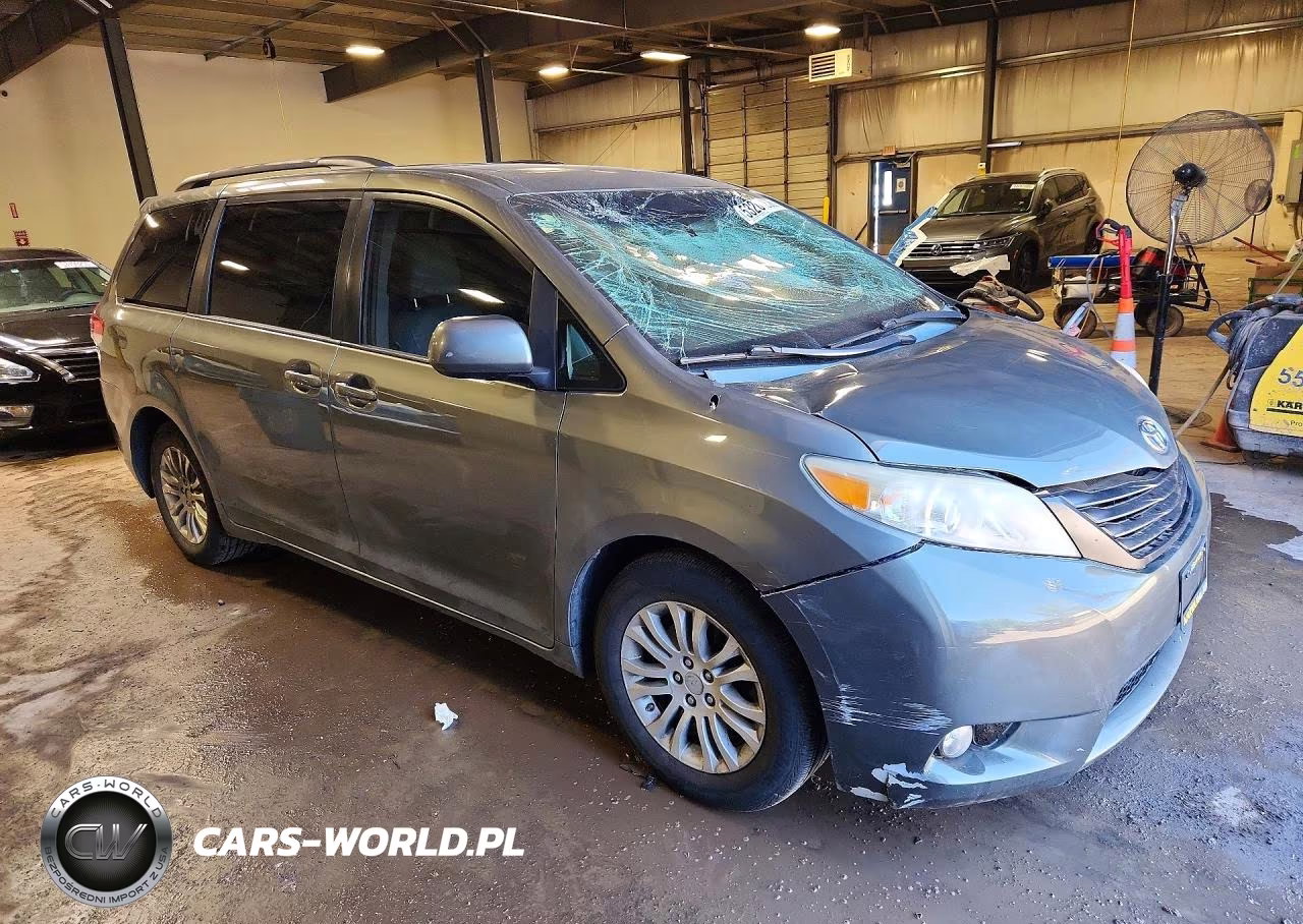 2011 Toyota Sienna Xle 8-Passenger VIN:5TDYK3DC1BS065734 - 4