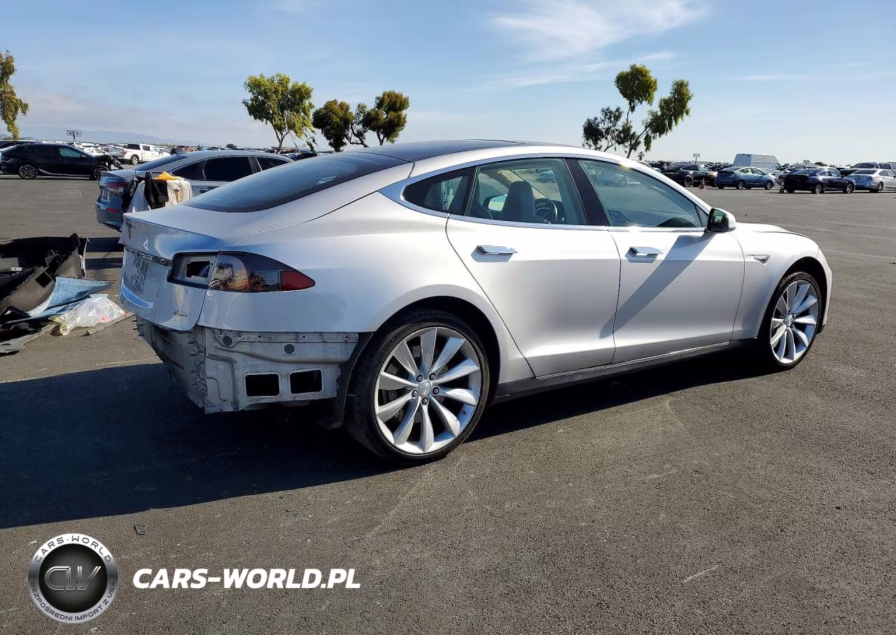 2013 Tesla Model S VIN:5YJSA1DP3DFP04204 - 3