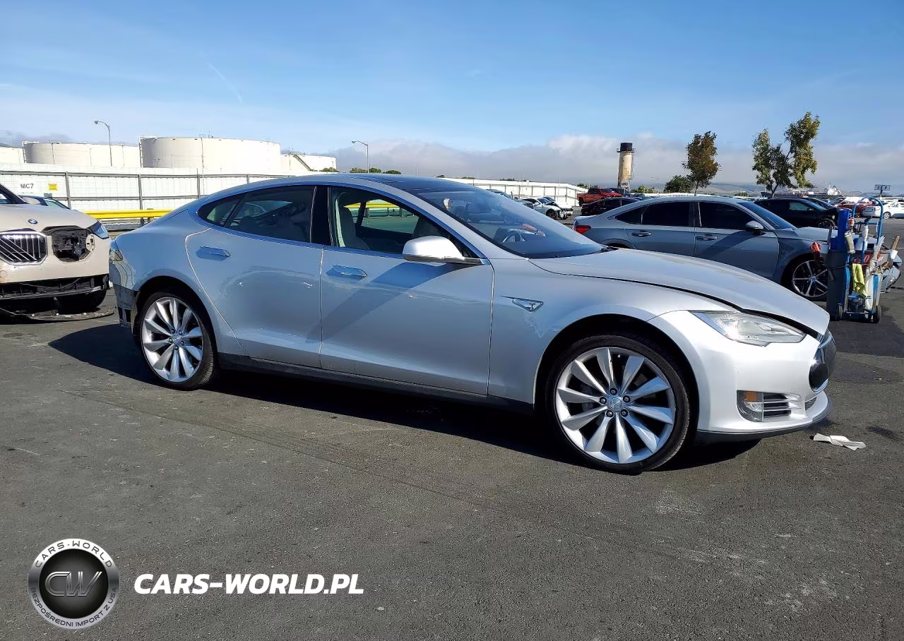 2013 Tesla Model S VIN:5YJSA1DP3DFP04204 - 4