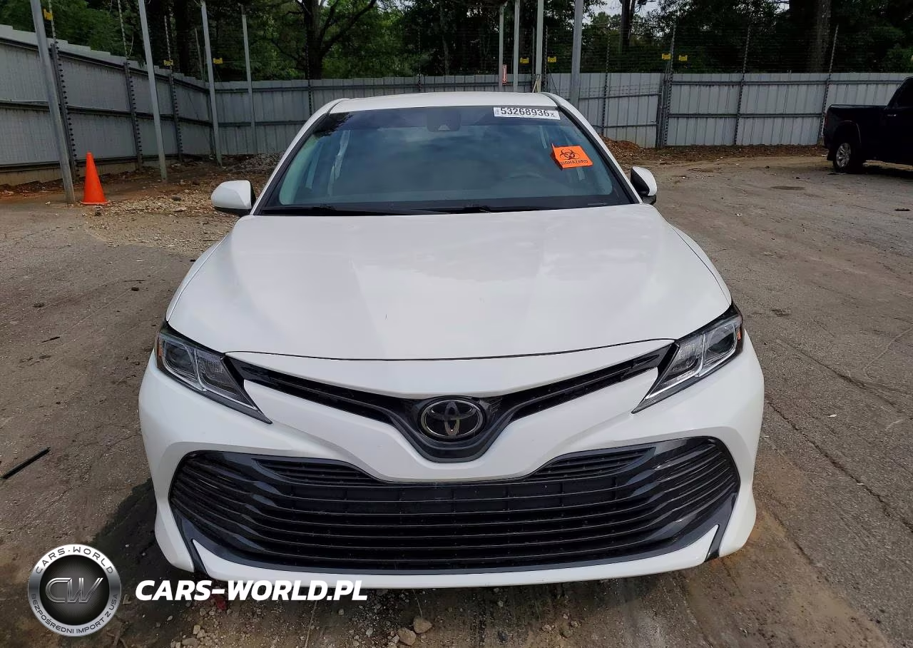 2020 Toyota Camry Le VIN:4T1C11AK2LU923864 - 5