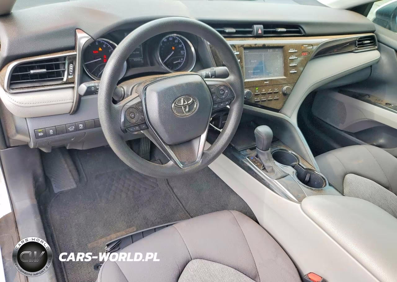 2020 Toyota Camry Le VIN:4T1C11AK2LU923864 - 8