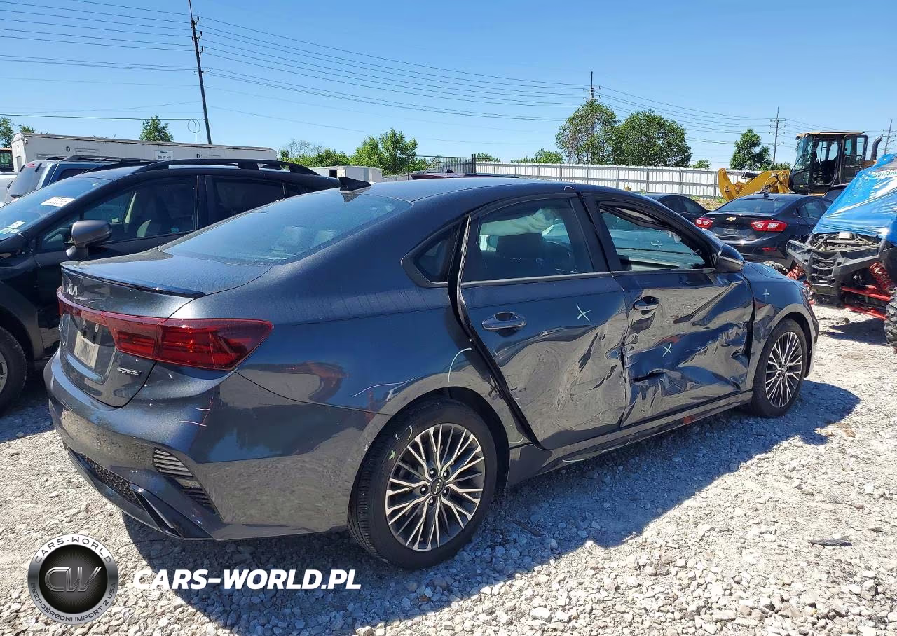 2024 Kia Forte Gt Line VIN:3KPF54AD5RE713212 - 3