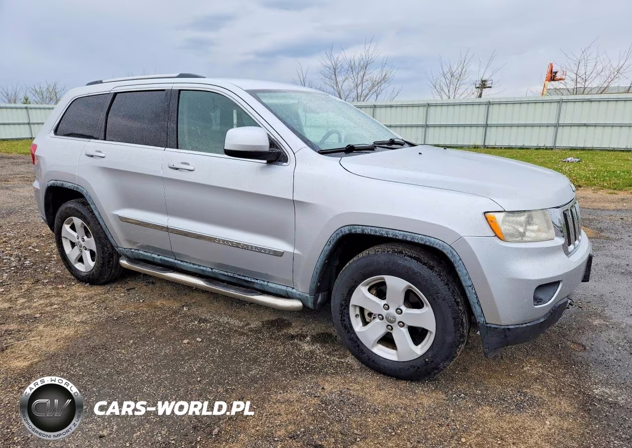 2011 Jeep Grand Cherokee Laredo VIN:1J4RR4GT0BC538682 - 4
