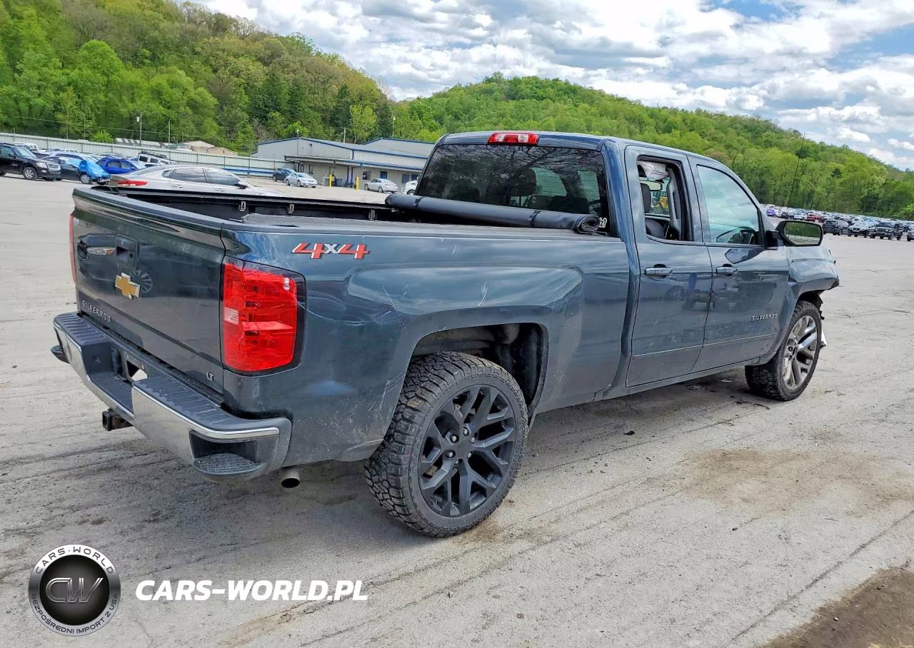 2018 Chevrolet Silverado K1500 Lt VIN:1GCVKREH0JZ220982 - 3
