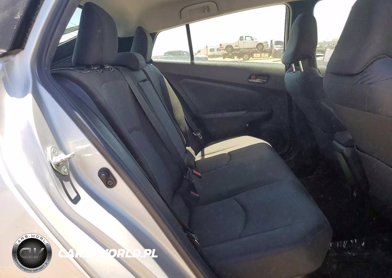 2018 Toyota Prius Two VIN:JTDKBRFU5J3581075 - 10