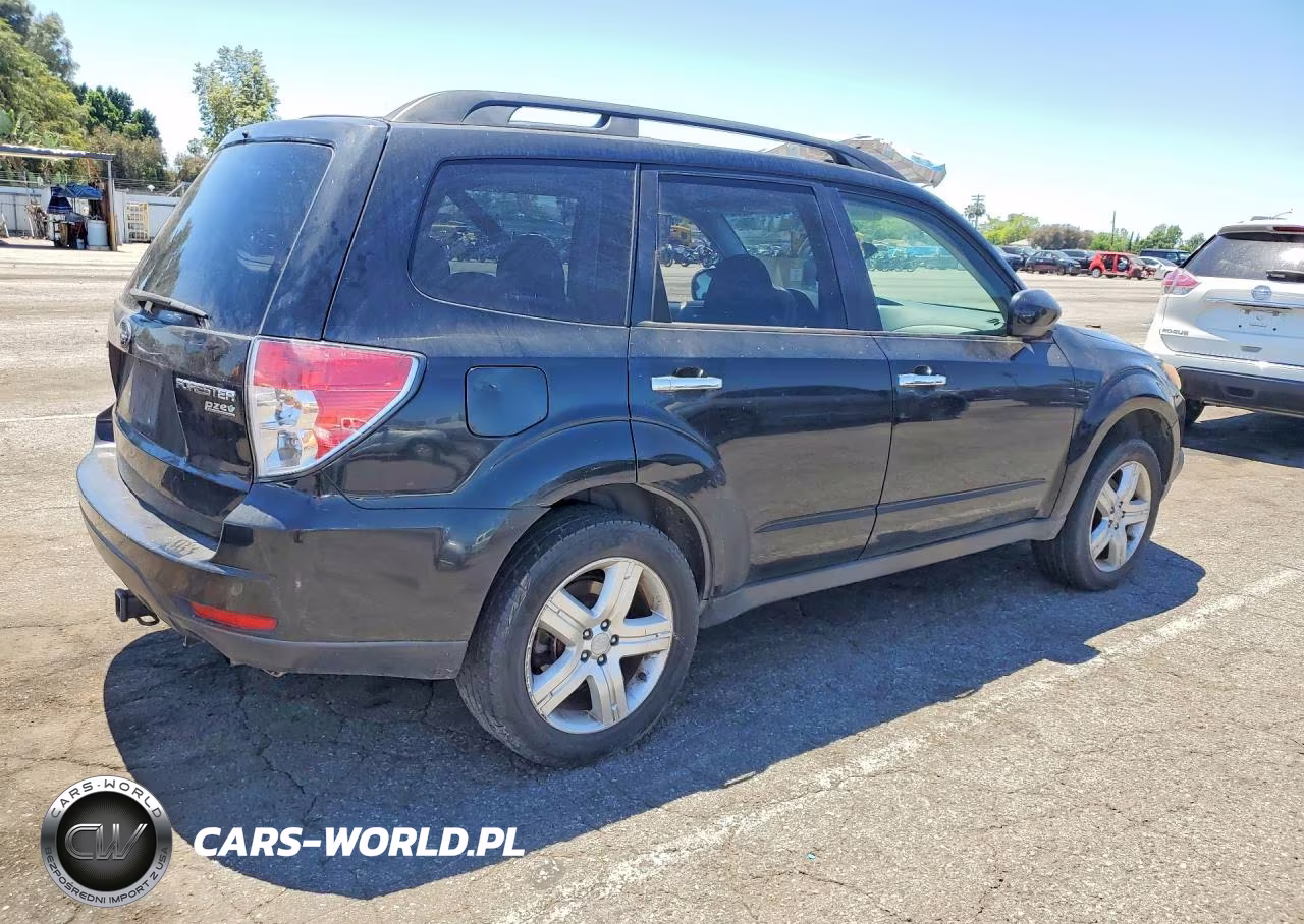 2010 Subaru Forester 2.5X Premium VIN:JF2SH6CC8AH738773 - 3