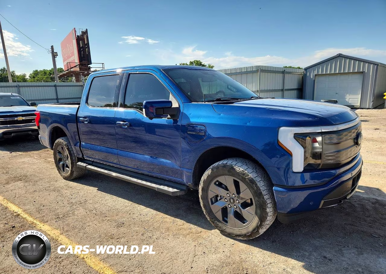 2022 Ford F150 Lightning Pro VIN:1FT6W1EV3NWG00843 - 4