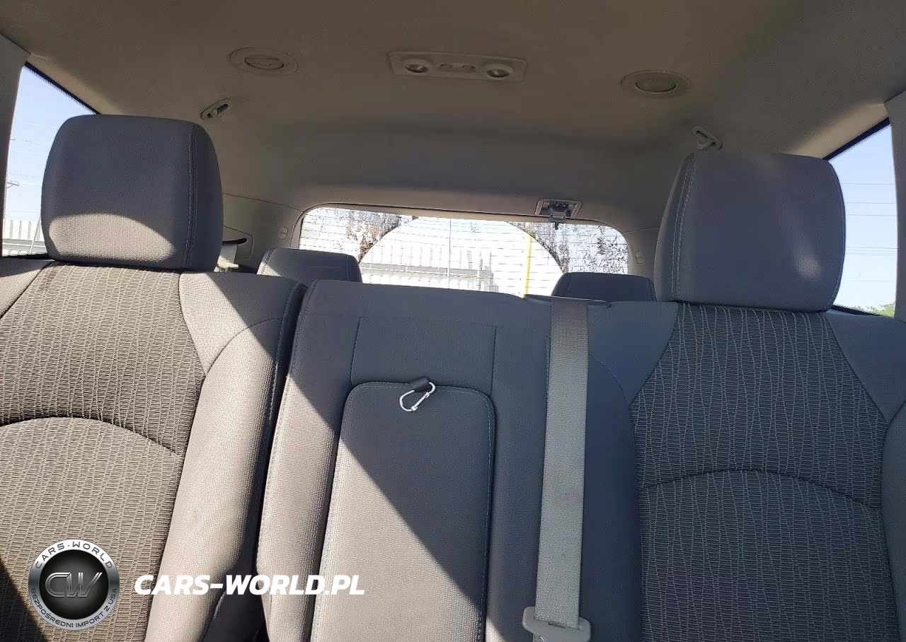 2017 Chevrolet Traverse Ls VIN:1GNKVFKD3HJ352564 - 10