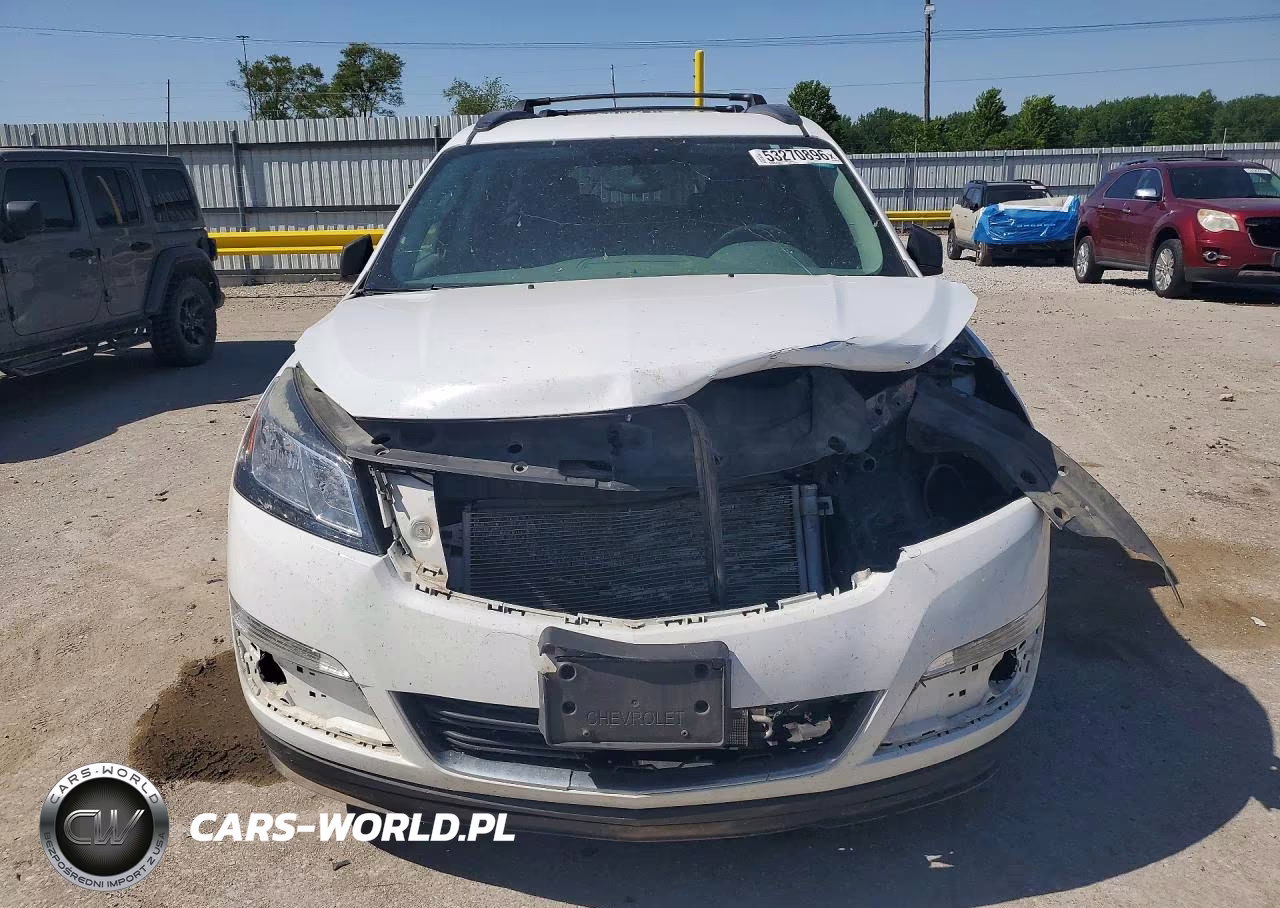 2017 Chevrolet Traverse Ls VIN:1GNKVFKD3HJ352564 - 5