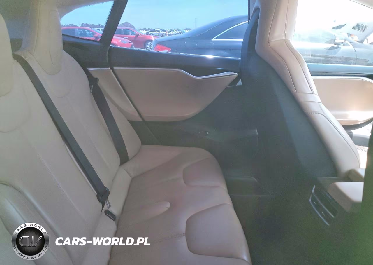 2015 Tesla Model S VIN:5YJSA1E10FF114054 - 10