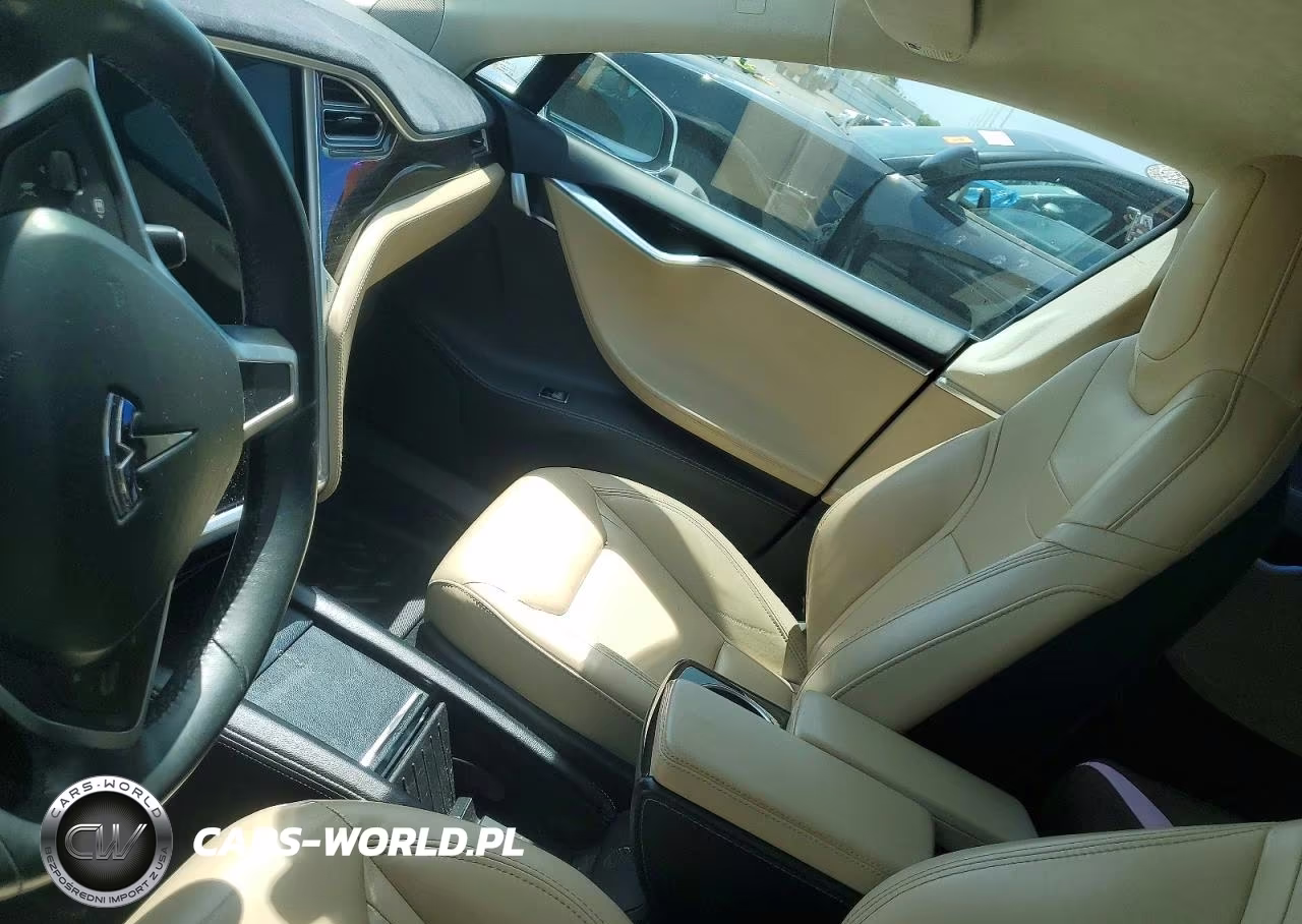 2015 Tesla Model S VIN:5YJSA1E10FF114054 - 9
