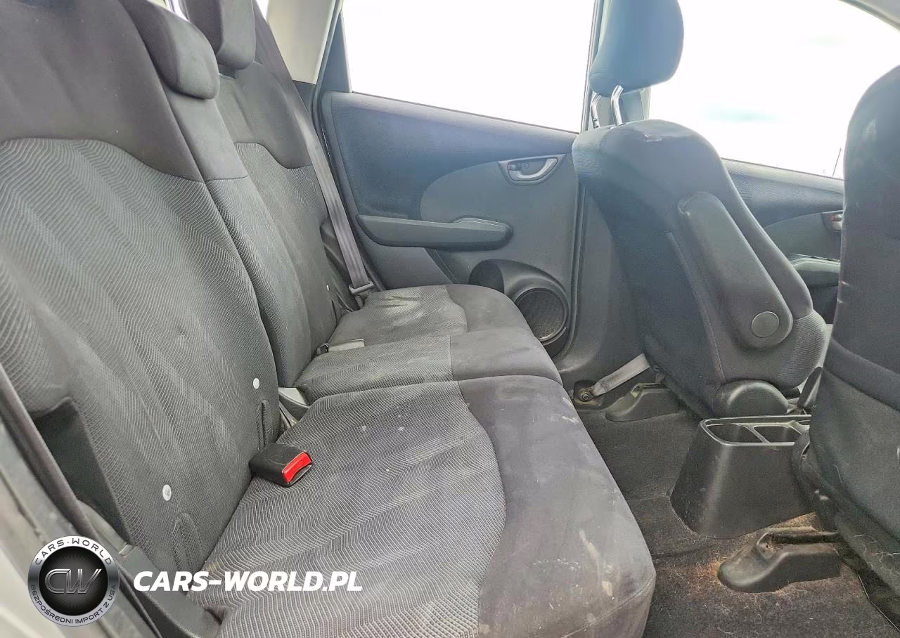 2011 Honda Fit Sport VIN:JHMGE8H52BS003891 - 10