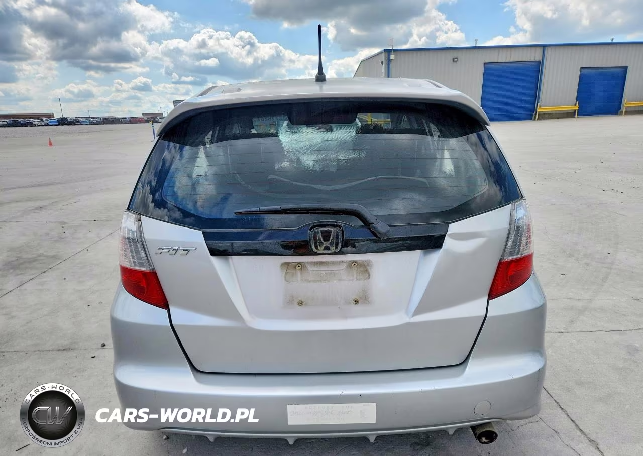 2011 Honda Fit Sport VIN:JHMGE8H52BS003891 - 6