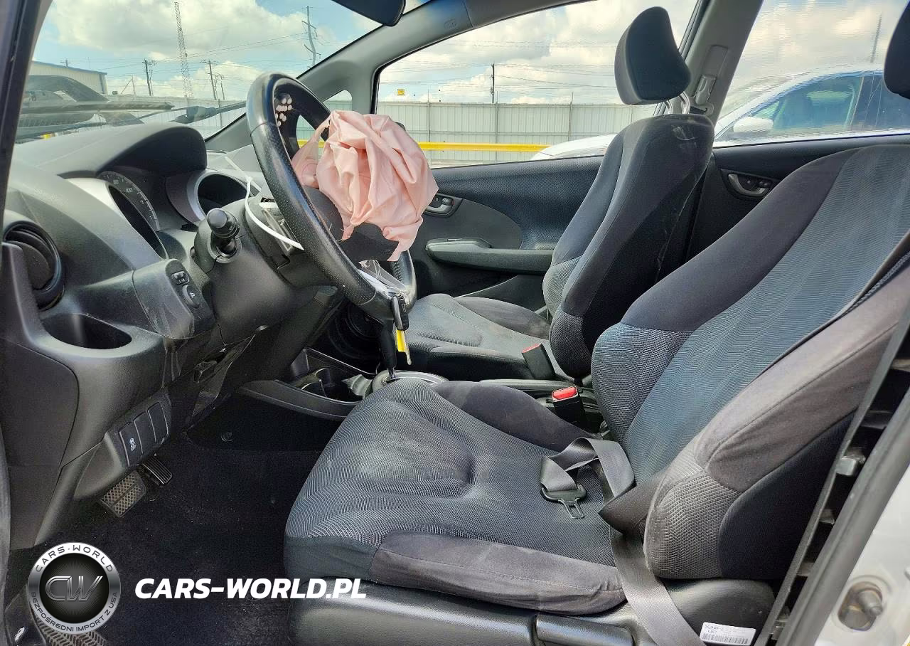 2011 Honda Fit Sport VIN:JHMGE8H52BS003891 - 7