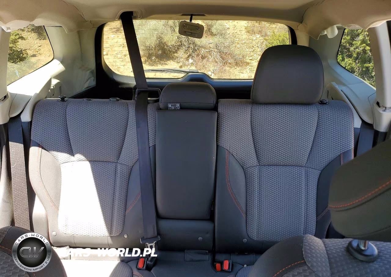 2019 Subaru Forester Sport VIN:JF2SKAPC6KH583382 - 10