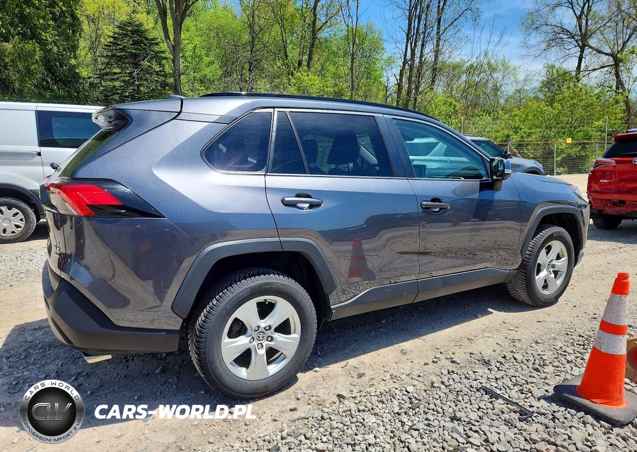 2021 Toyota Rav4 Xle VIN:2T3P1RFV4MC192898 - 3