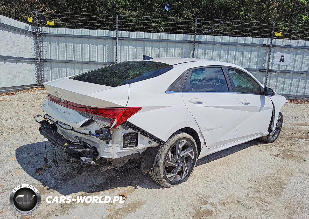 2024 Hyundai Elantra Limited VIN:KMHLN4DJXRU107096 - 3