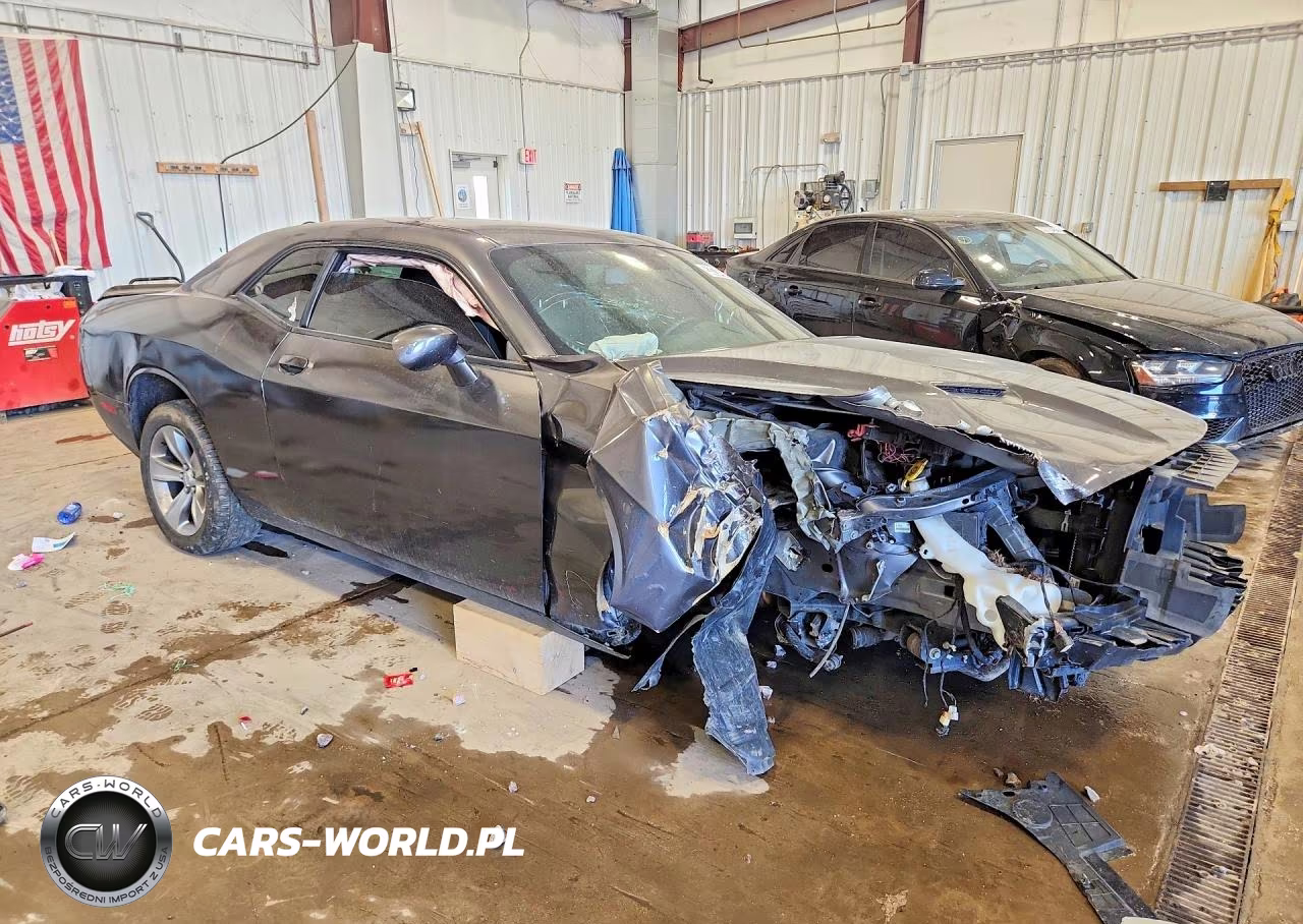 2018 Dodge Challenger Sxt VIN:2C3CDZAG5JH236128 - 4
