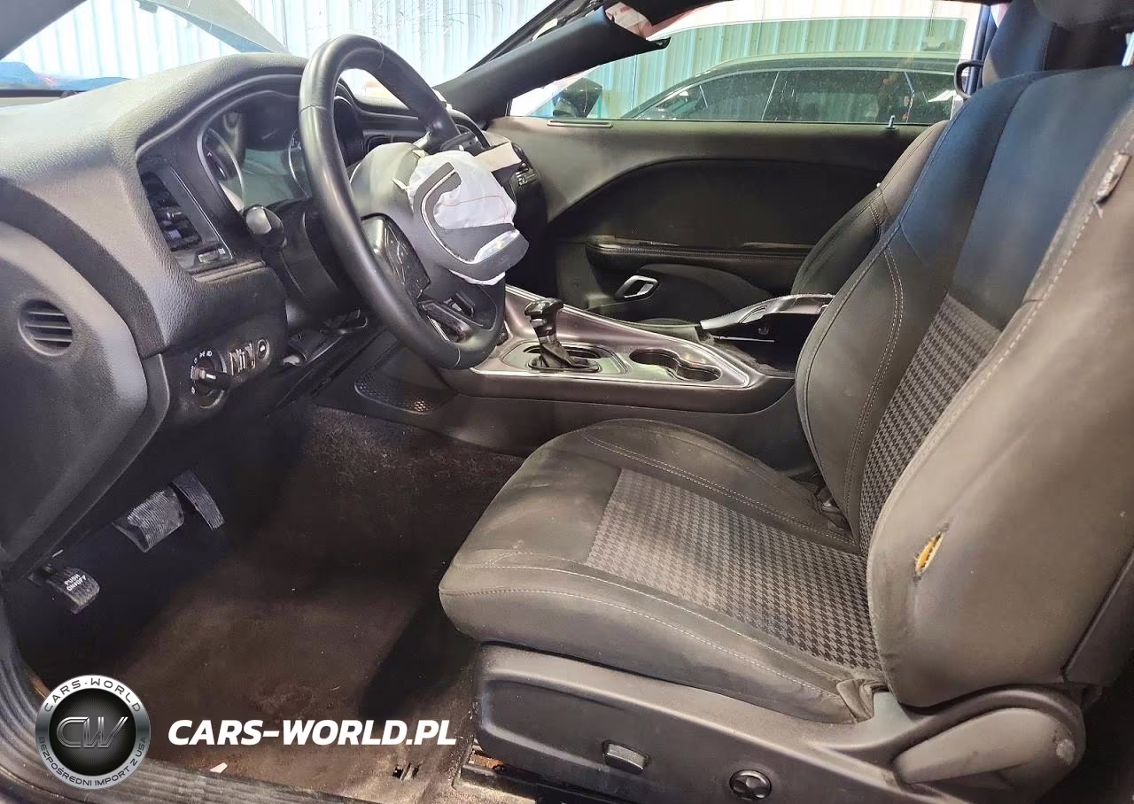 2018 Dodge Challenger Sxt VIN:2C3CDZAG5JH236128 - 7