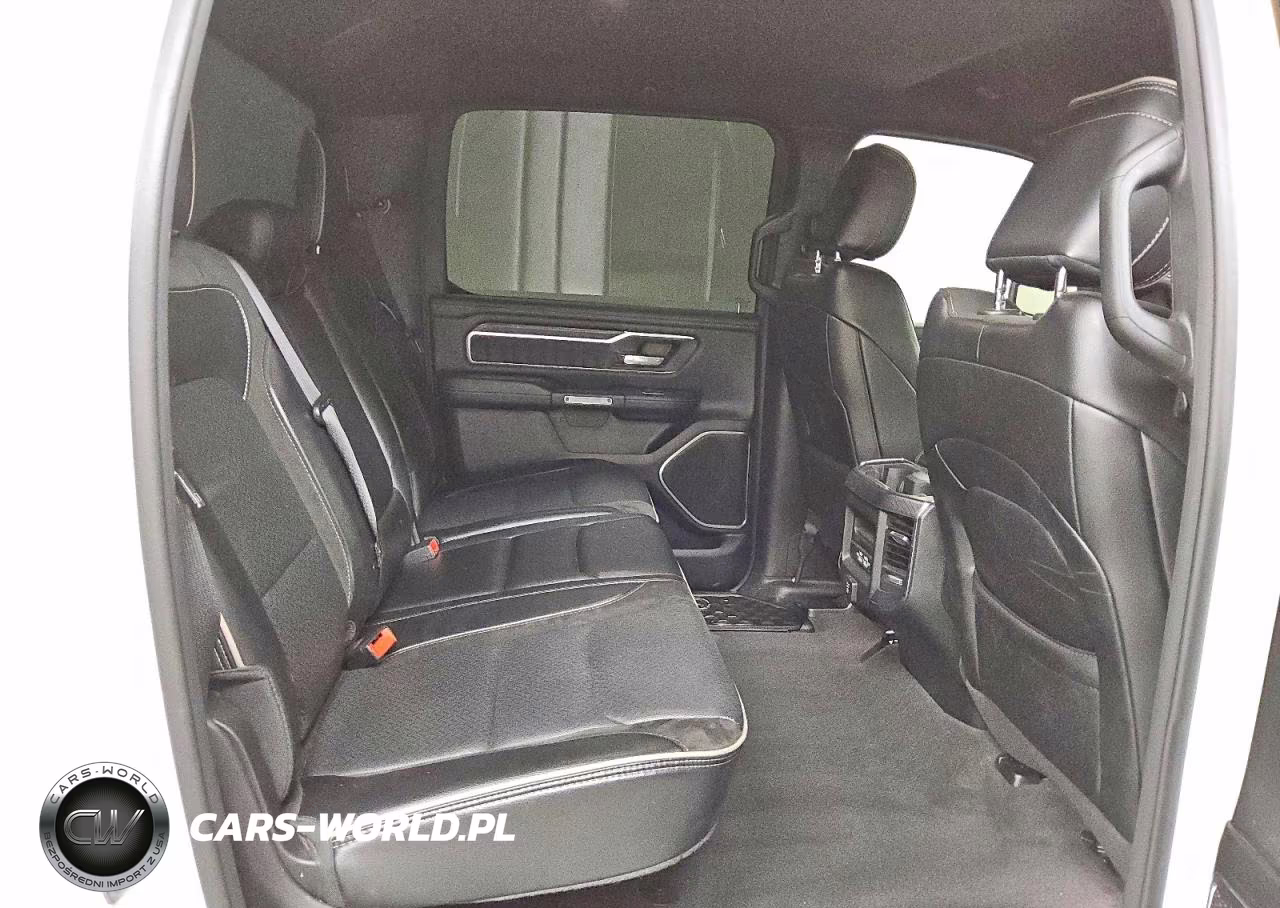 2024 Ram 1500 Laramie VIN:1C6RREJT1RN219172 - 10