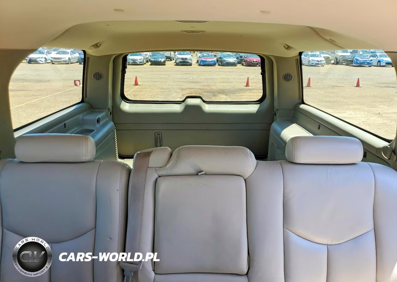 2004 Chevrolet Suburban C1500 VIN:1GNEC16Z34J161717 - 10