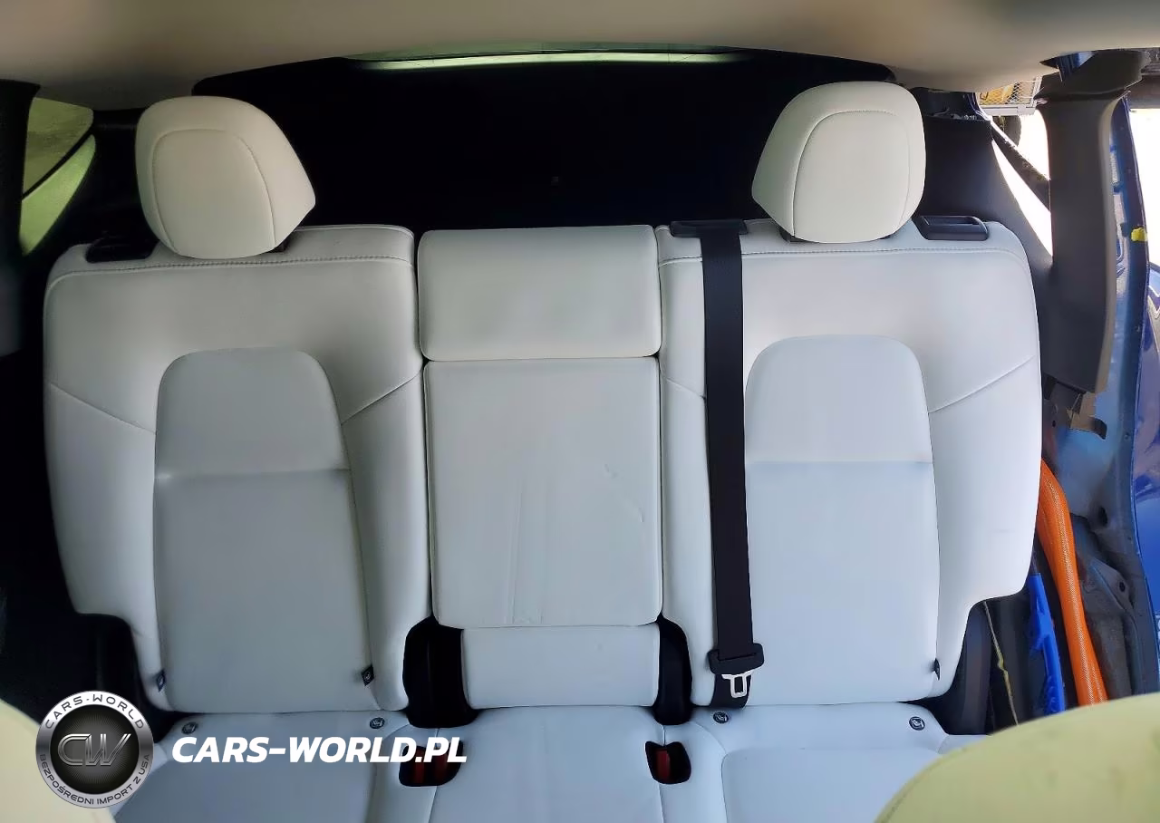 2025 Tesla Model Y VIN:7SAYGDED4SF278781 - 10