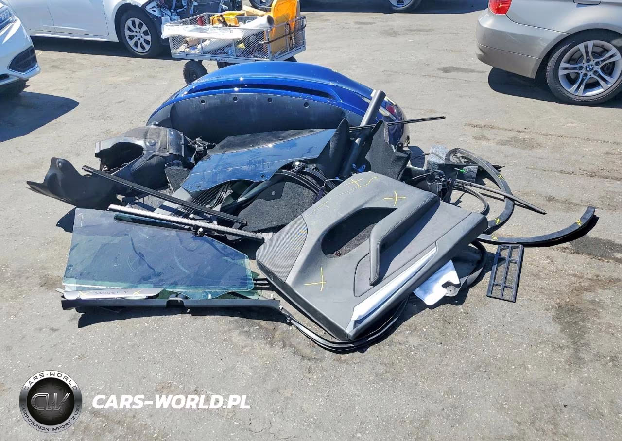 2025 Tesla Model Y VIN:7SAYGDED4SF278781 - 13