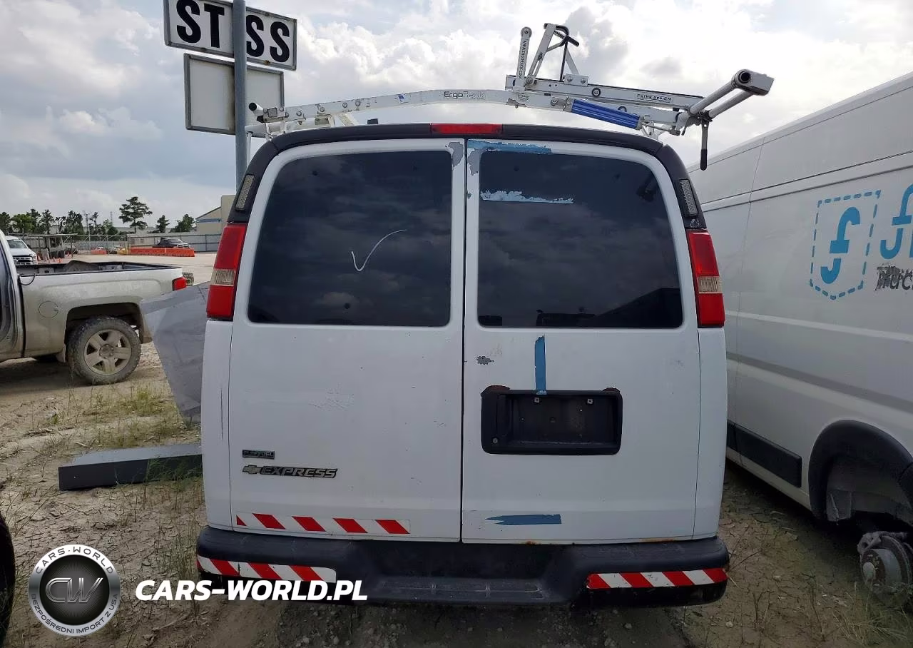 2010 Chevrolet Express G2500 VIN:1GCZGFBA3A1175527 - 10