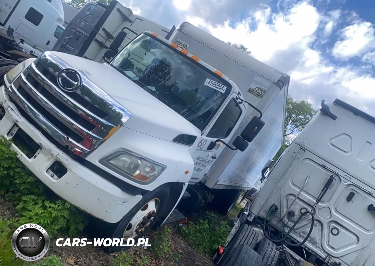 2013 Hino 195 Trucks