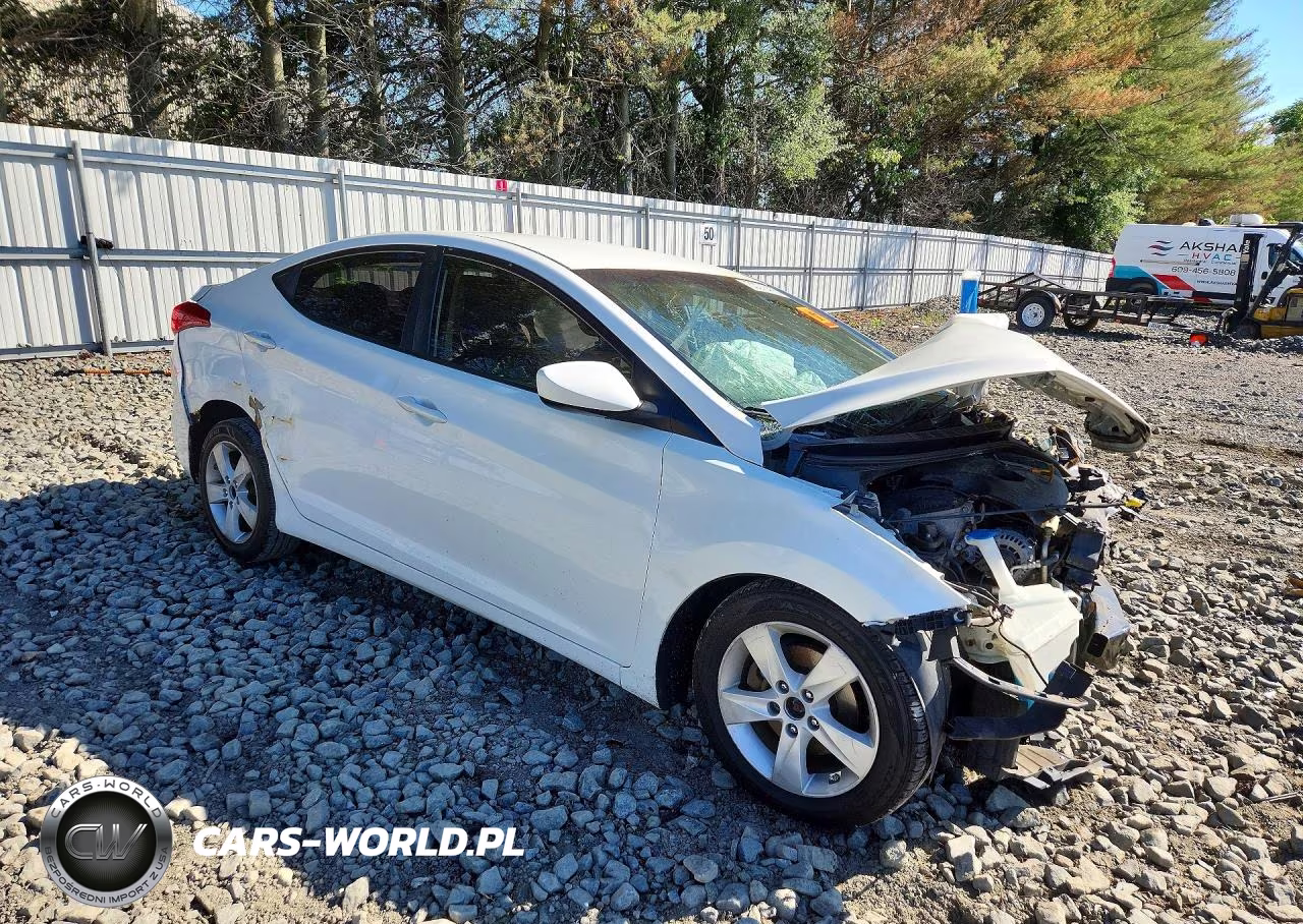 2011 Hyundai Elantra Gls VIN:5NPDH4AE7BH035586 - 4