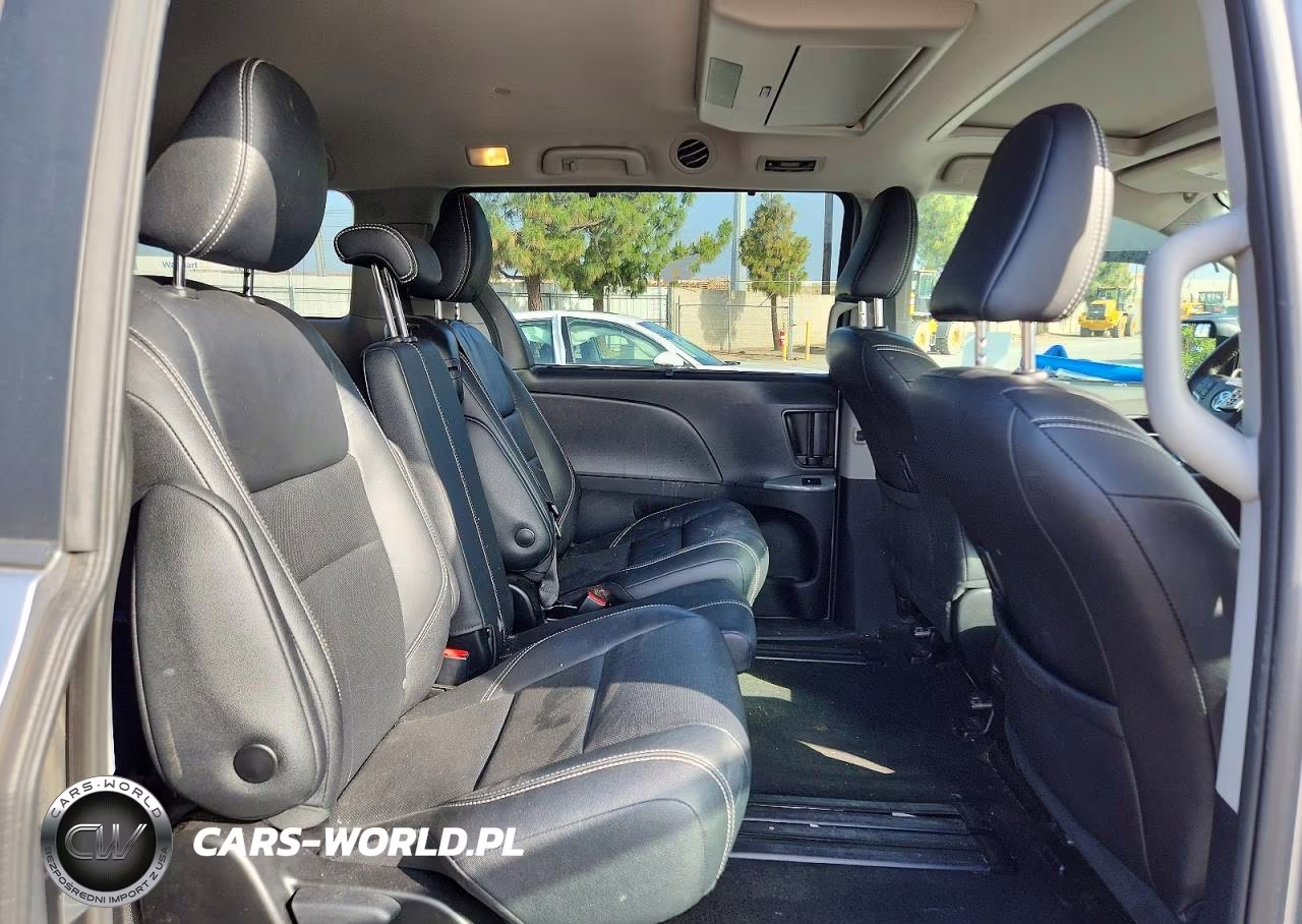 2018 Toyota Sienna Se Premium 8-Passenger VIN:5TDXZ3DC8JS935212 - 10
