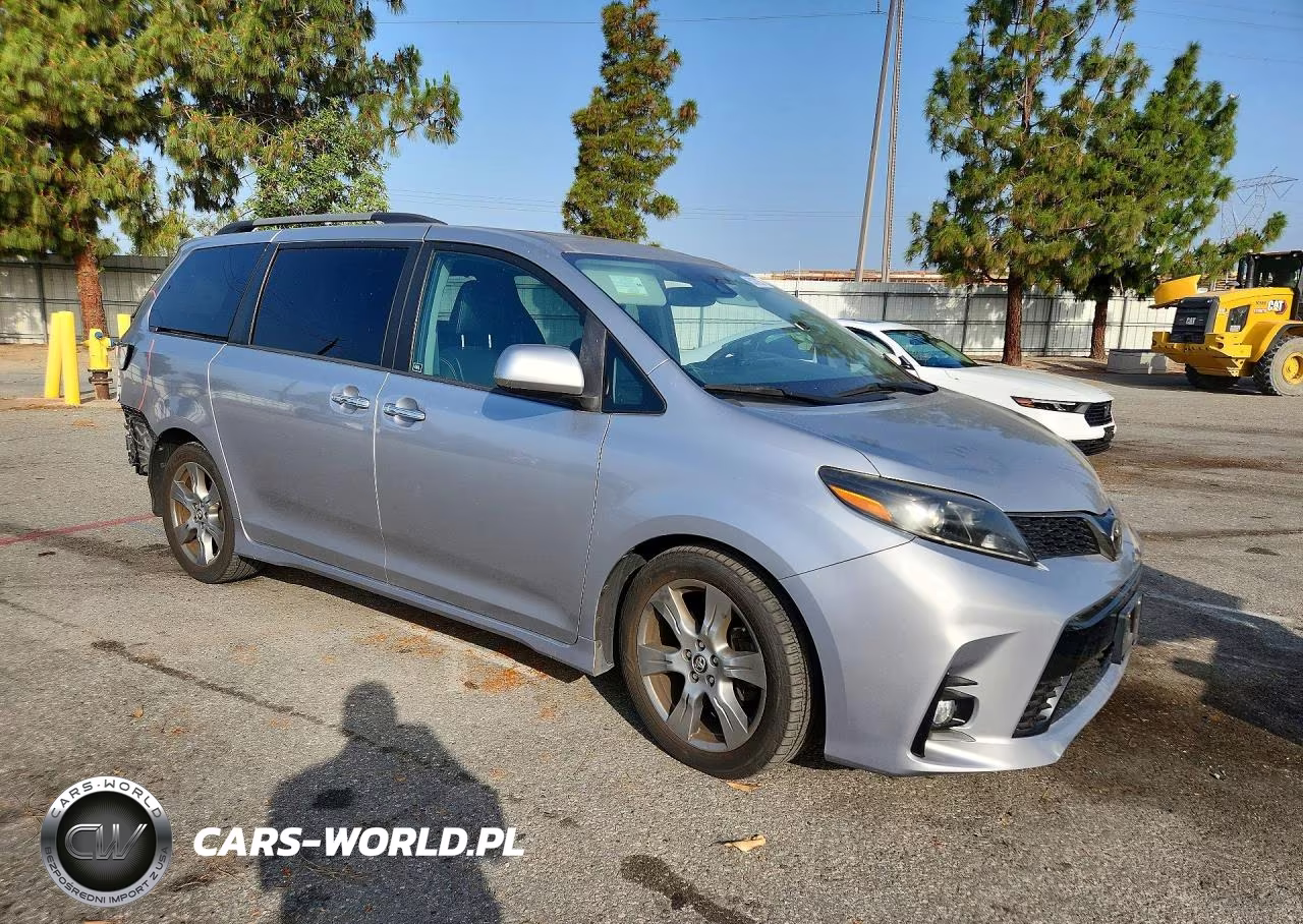 2018 Toyota Sienna Se Premium 8-Passenger VIN:5TDXZ3DC8JS935212 - 4